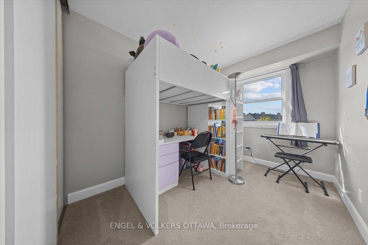 Photo 15 of 47 Bentbrook Crescent, Ottawa, Barrhaven - Heritage Park — HOMEH