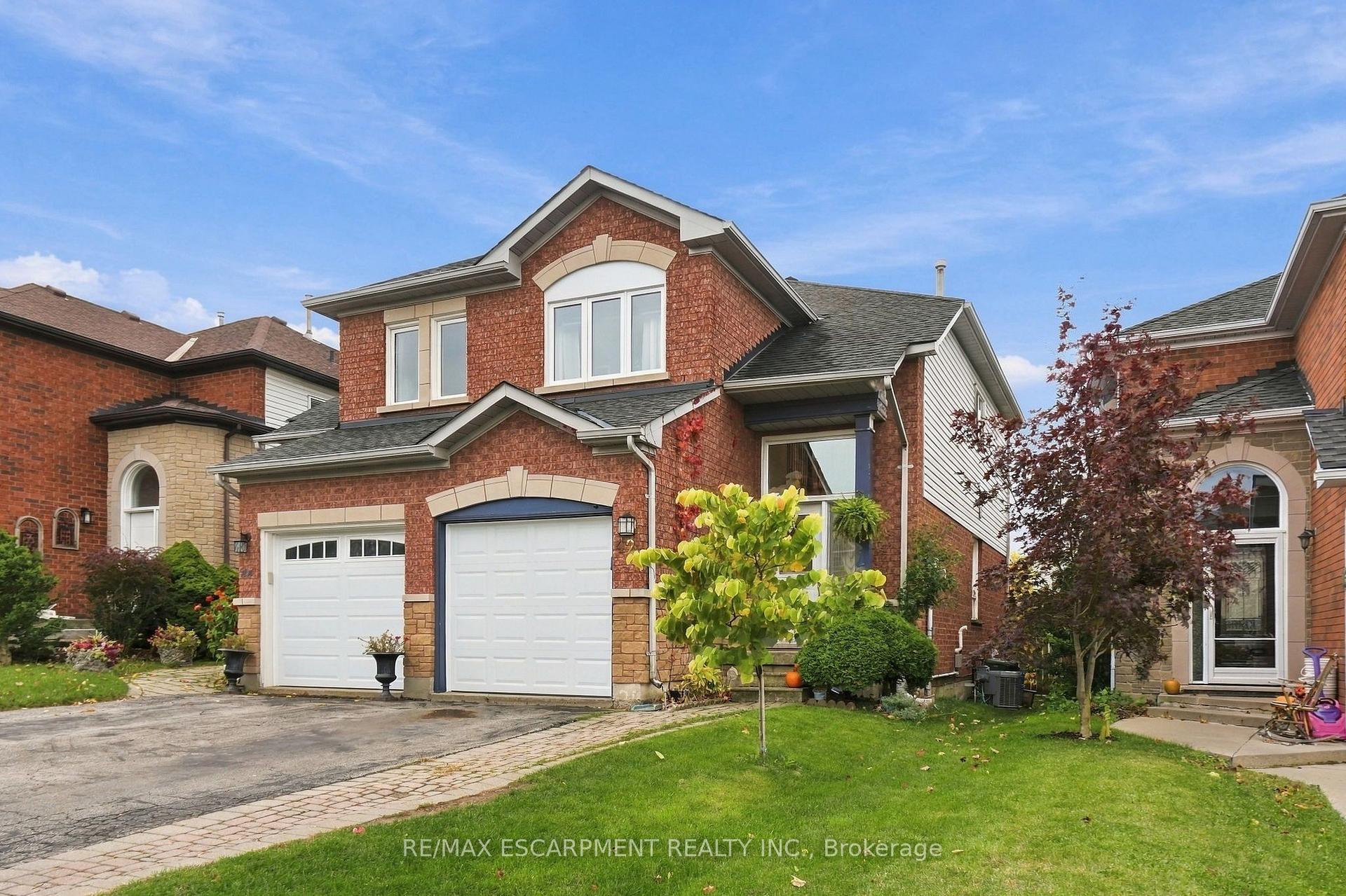 Photo 2 of 42 Kildonan Crescent, Hamilton, Waterdown — HOMEH