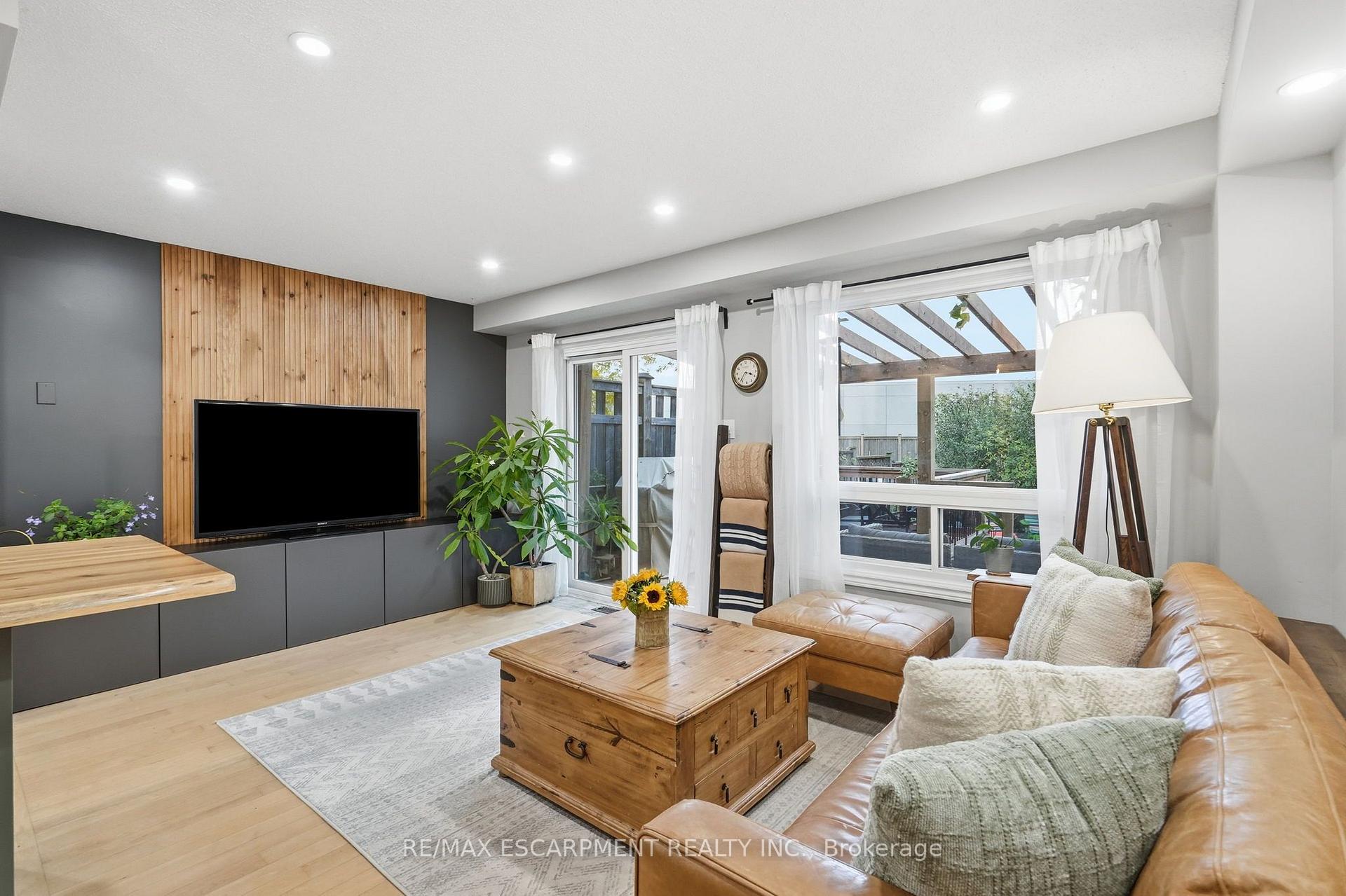 Photo 15 of 42 Kildonan Crescent, Hamilton, Waterdown — HOMEH