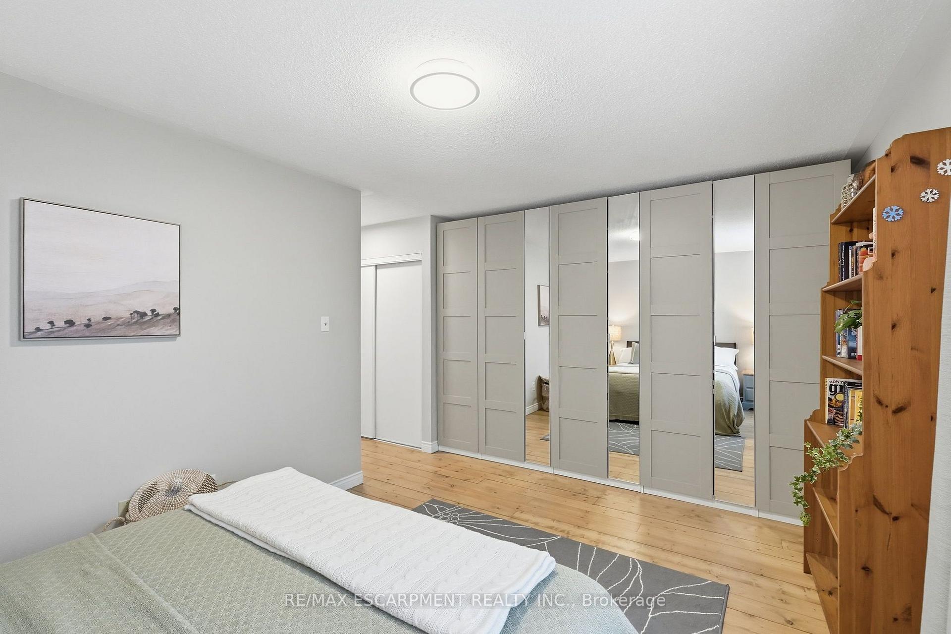 Photo 23 of 42 Kildonan Crescent, Hamilton, Waterdown — HOMEH