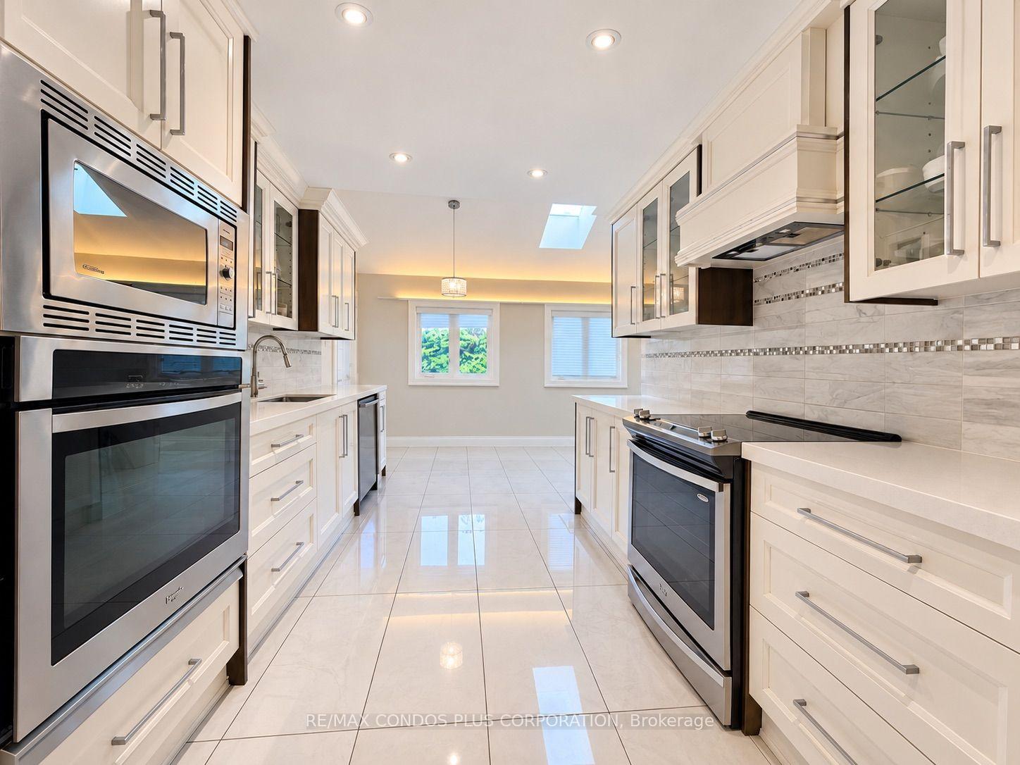 Photo 8 of 57 Colvin Crescent, Vaughan, Brownridge — HOMEH