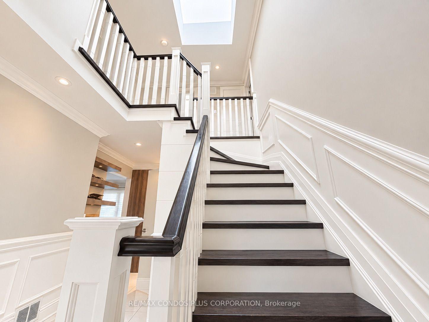 Photo 11 of 57 Colvin Crescent, Vaughan, Brownridge — HOMEH