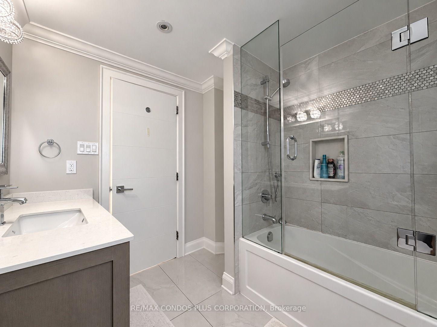 Photo 22 of 57 Colvin Crescent, Vaughan, Brownridge — HOMEH
