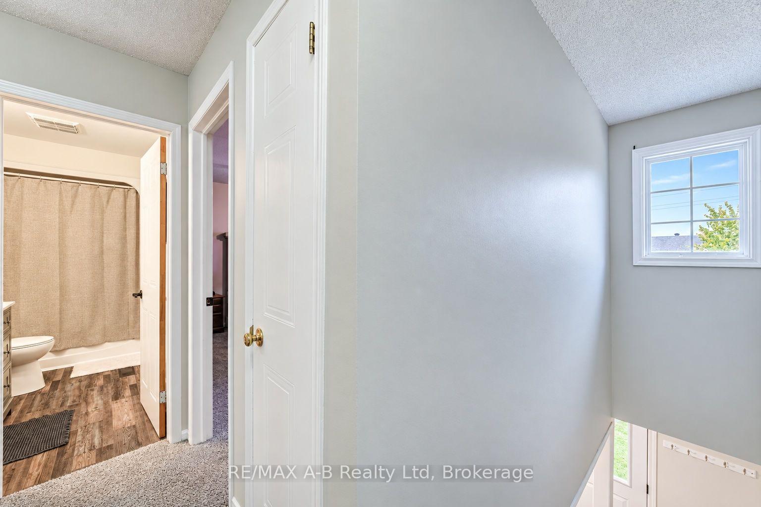 Photo 21 of 78 Hostetler Road, Wilmot, New Hamburg — HOMEH