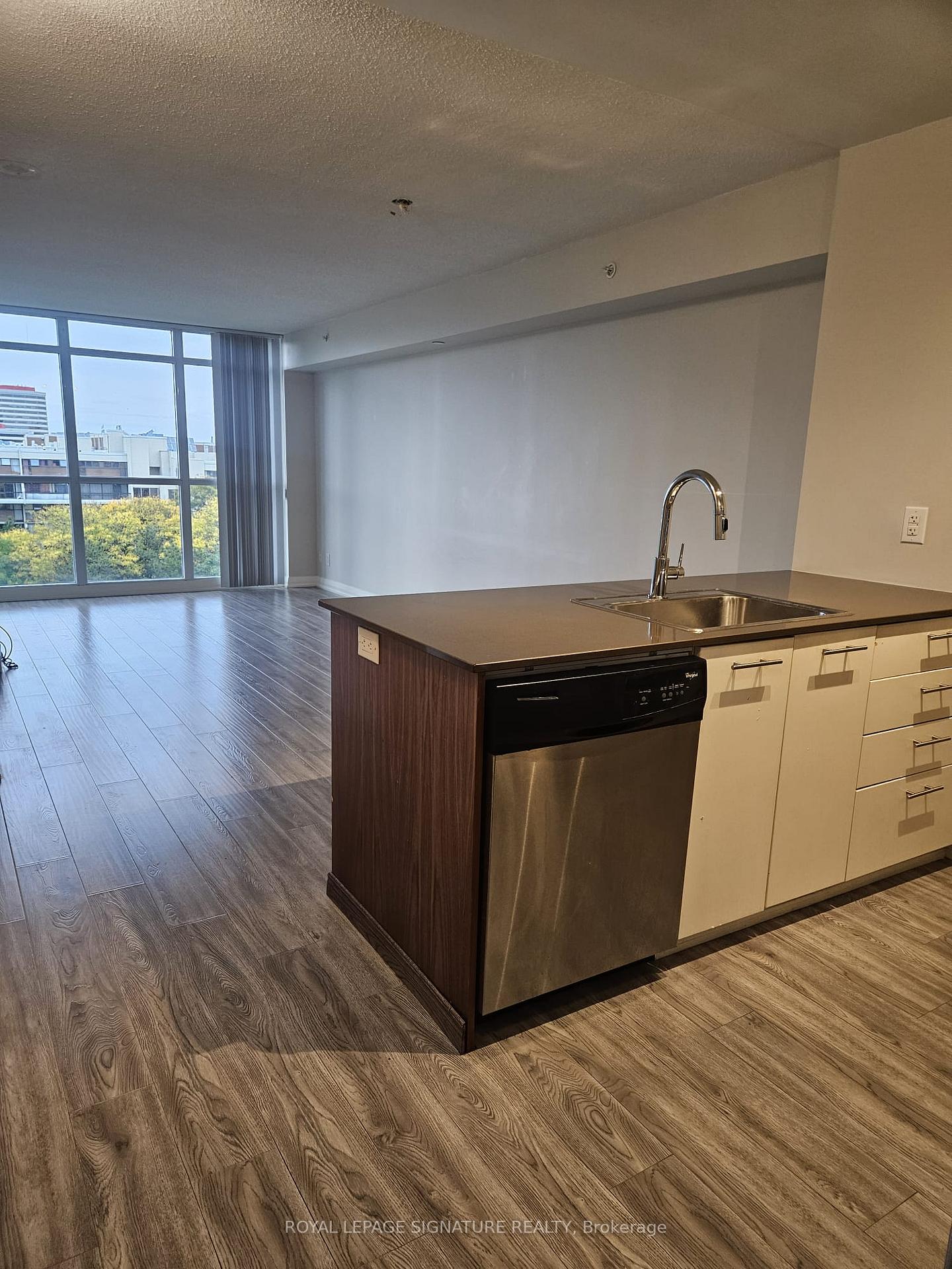 Photo 6 of Unit 608, 1 Valhalla Inn Road, Etobicoke, Islington-City Centre West — HOMEH