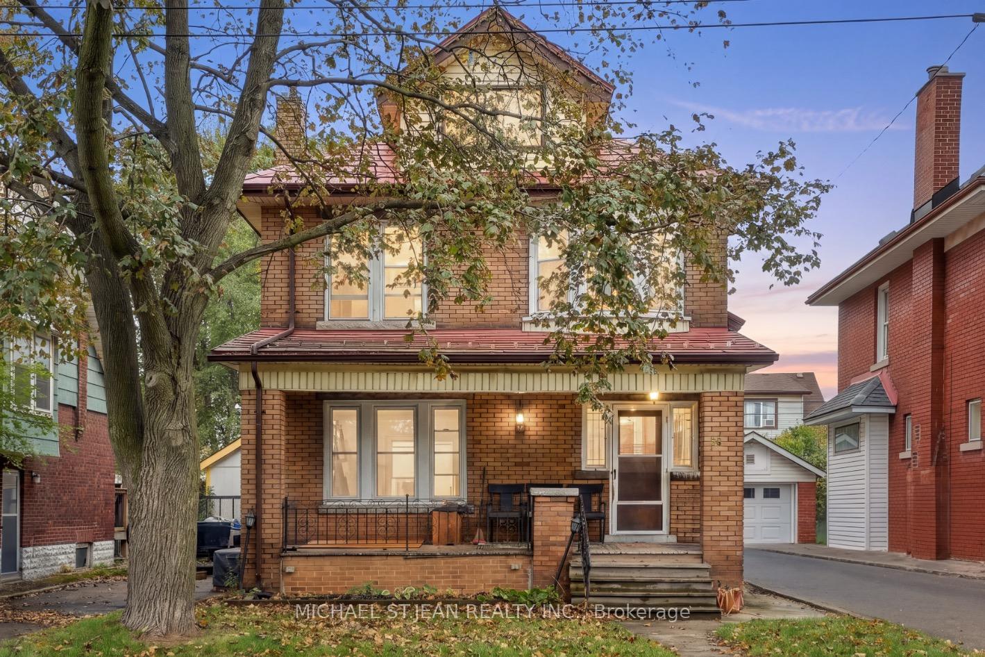 Photo of 58 Connaught Avenue S