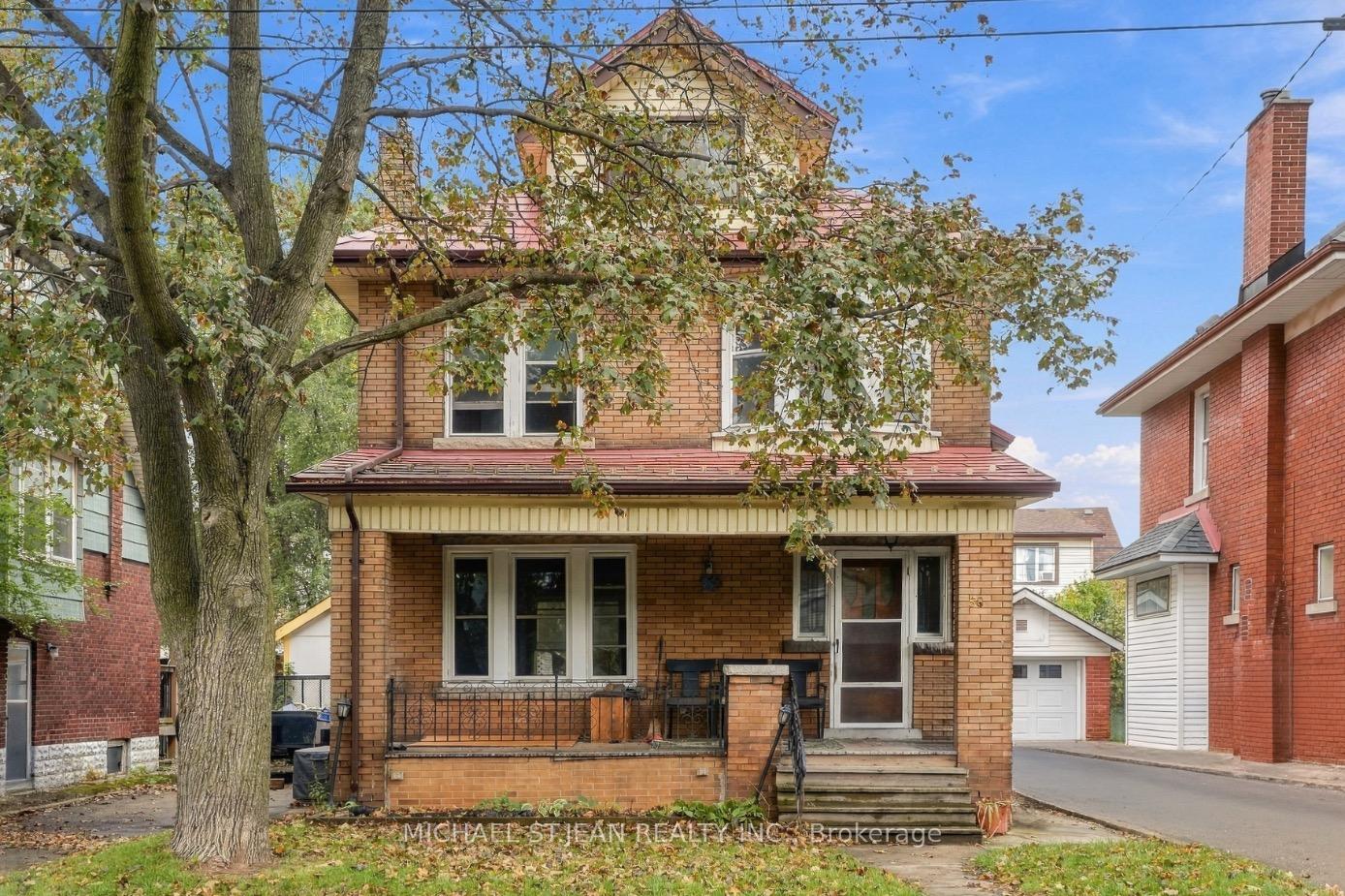 Photo 2 of 58 Connaught Avenue S, Hamilton, Gibson — HOMEH