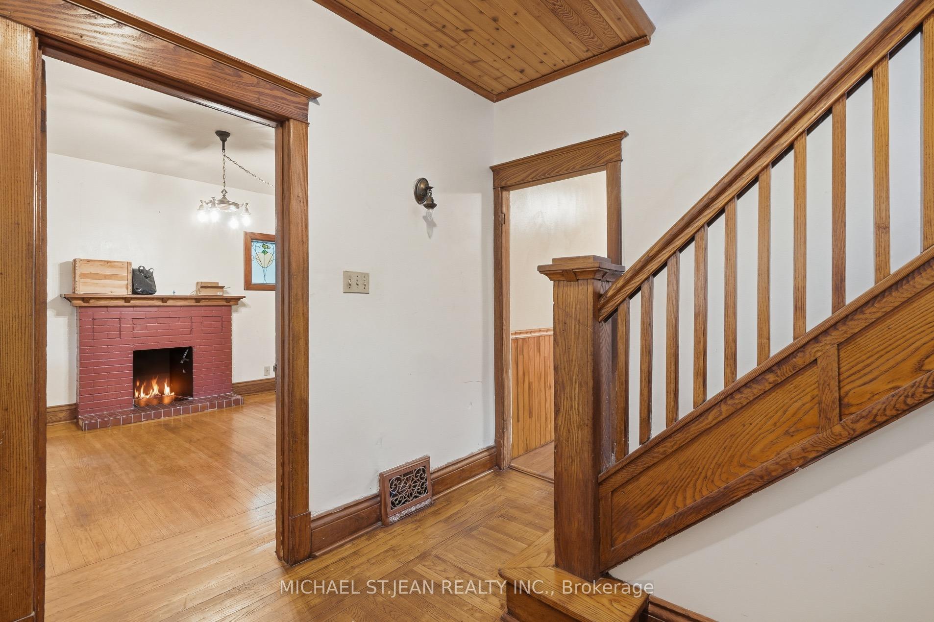 Photo 5 of 58 Connaught Avenue S, Hamilton, Gibson — HOMEH