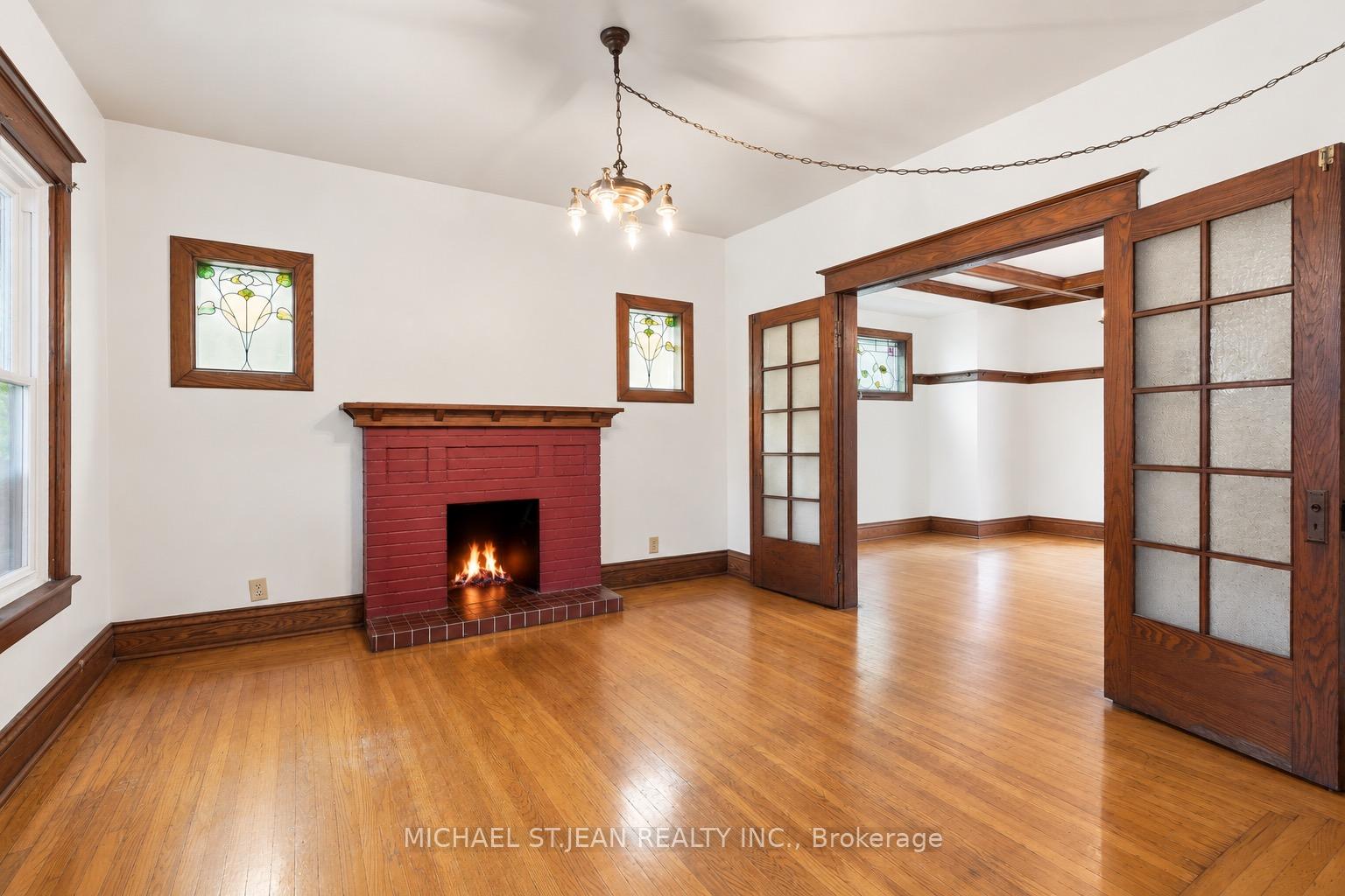 Photo 6 of 58 Connaught Avenue S, Hamilton, Gibson — HOMEH