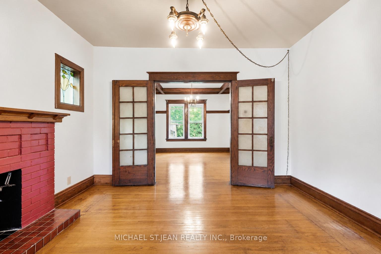 Photo 7 of 58 Connaught Avenue S, Hamilton, Gibson — HOMEH