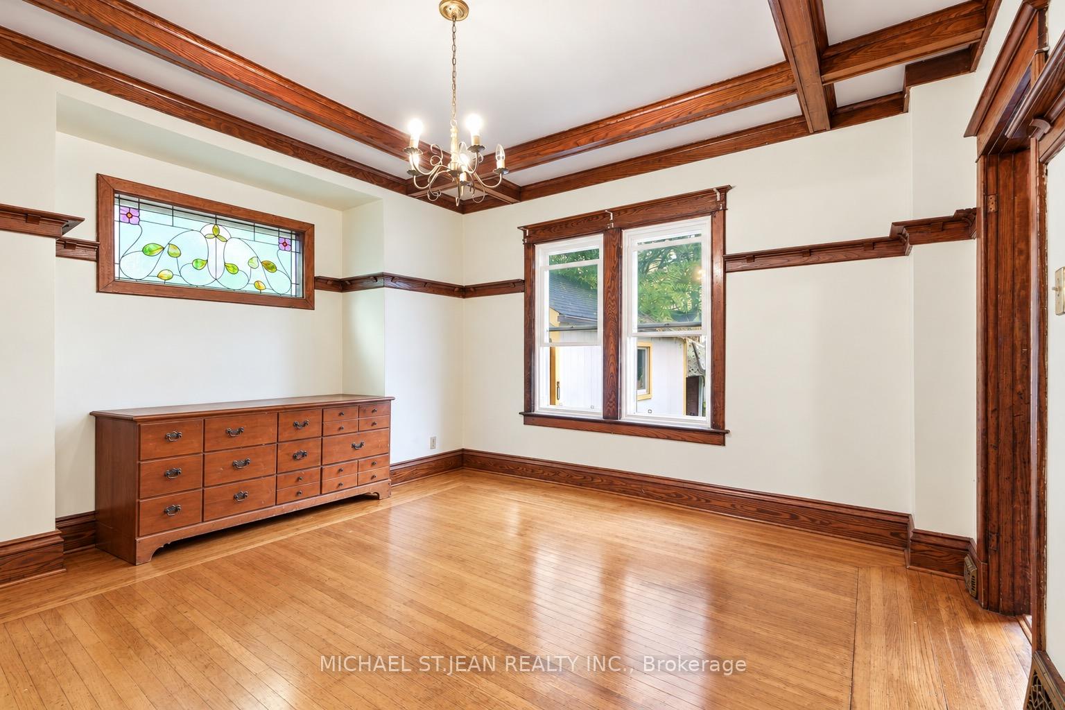 Photo 10 of 58 Connaught Avenue S, Hamilton, Gibson — HOMEH