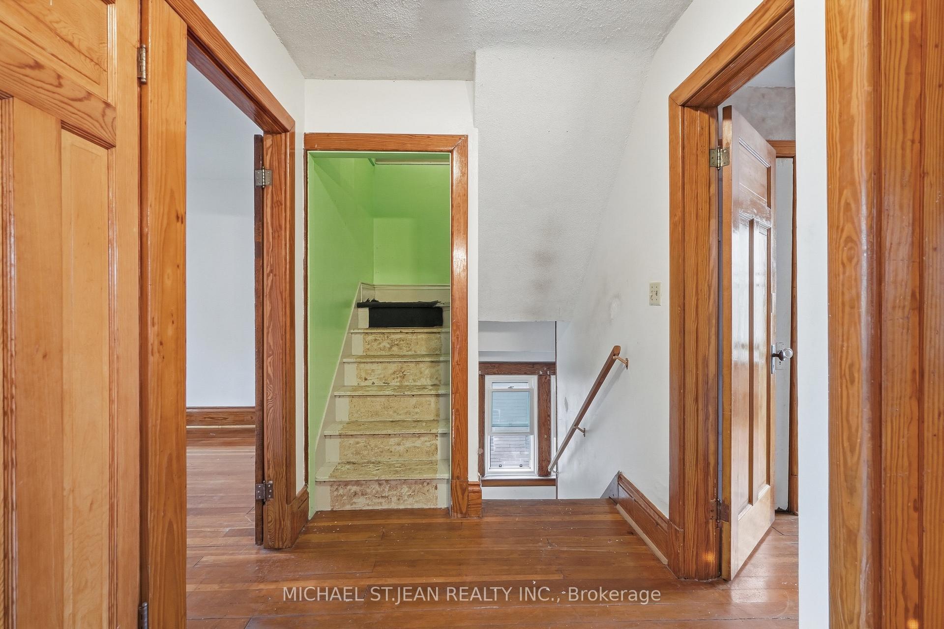 Photo 17 of 58 Connaught Avenue S, Hamilton, Gibson — HOMEH