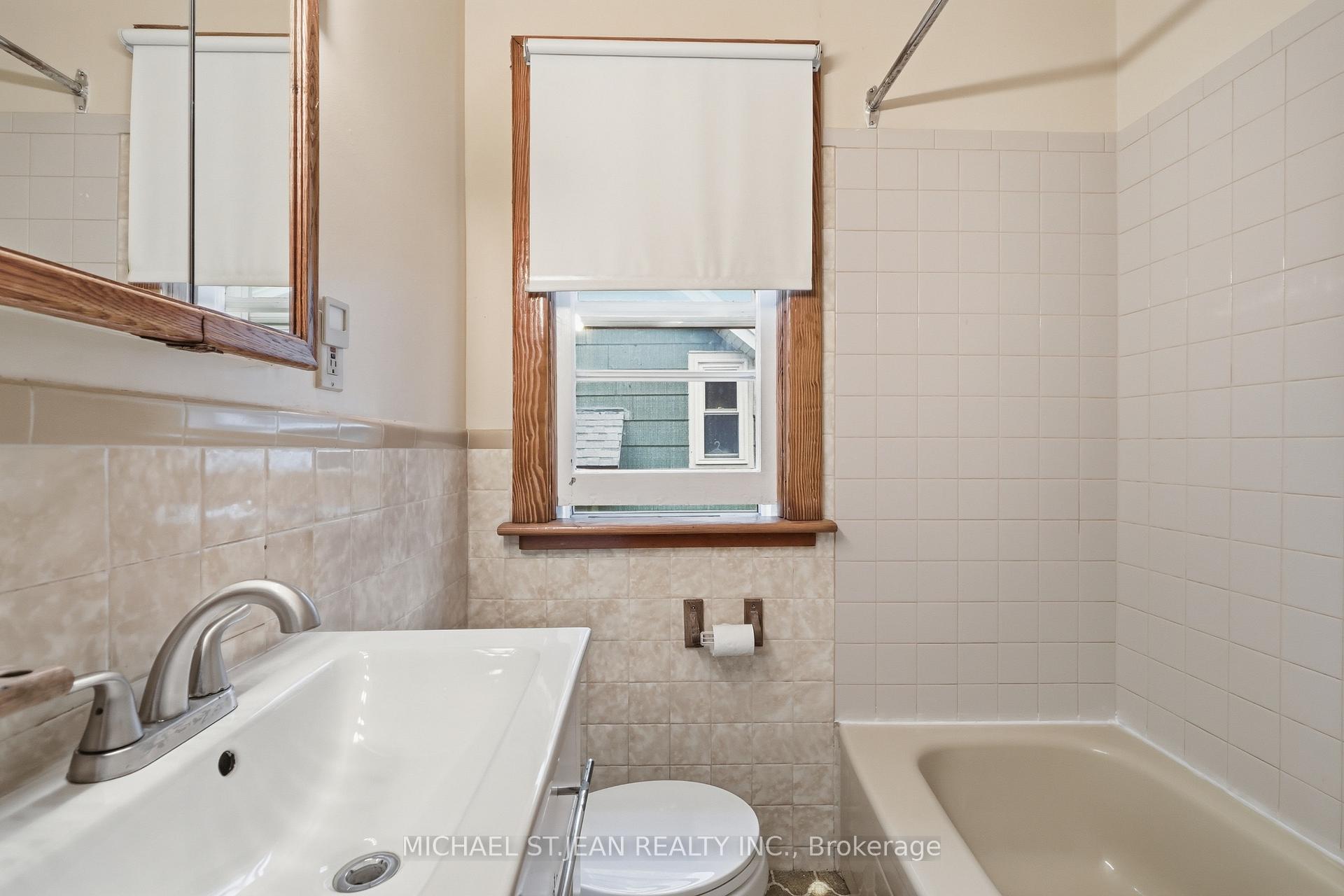 Photo 19 of 58 Connaught Avenue S, Hamilton, Gibson — HOMEH