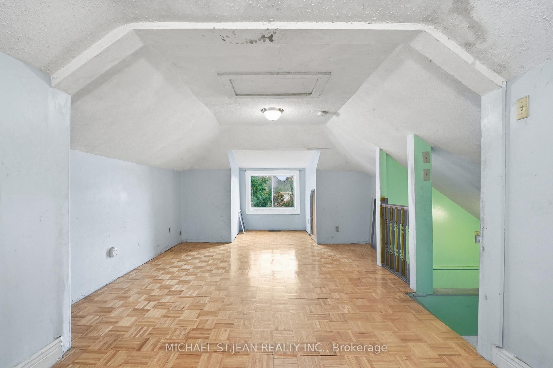 Photo 32 of 58 Connaught Avenue S, Hamilton, Gibson — HOMEH