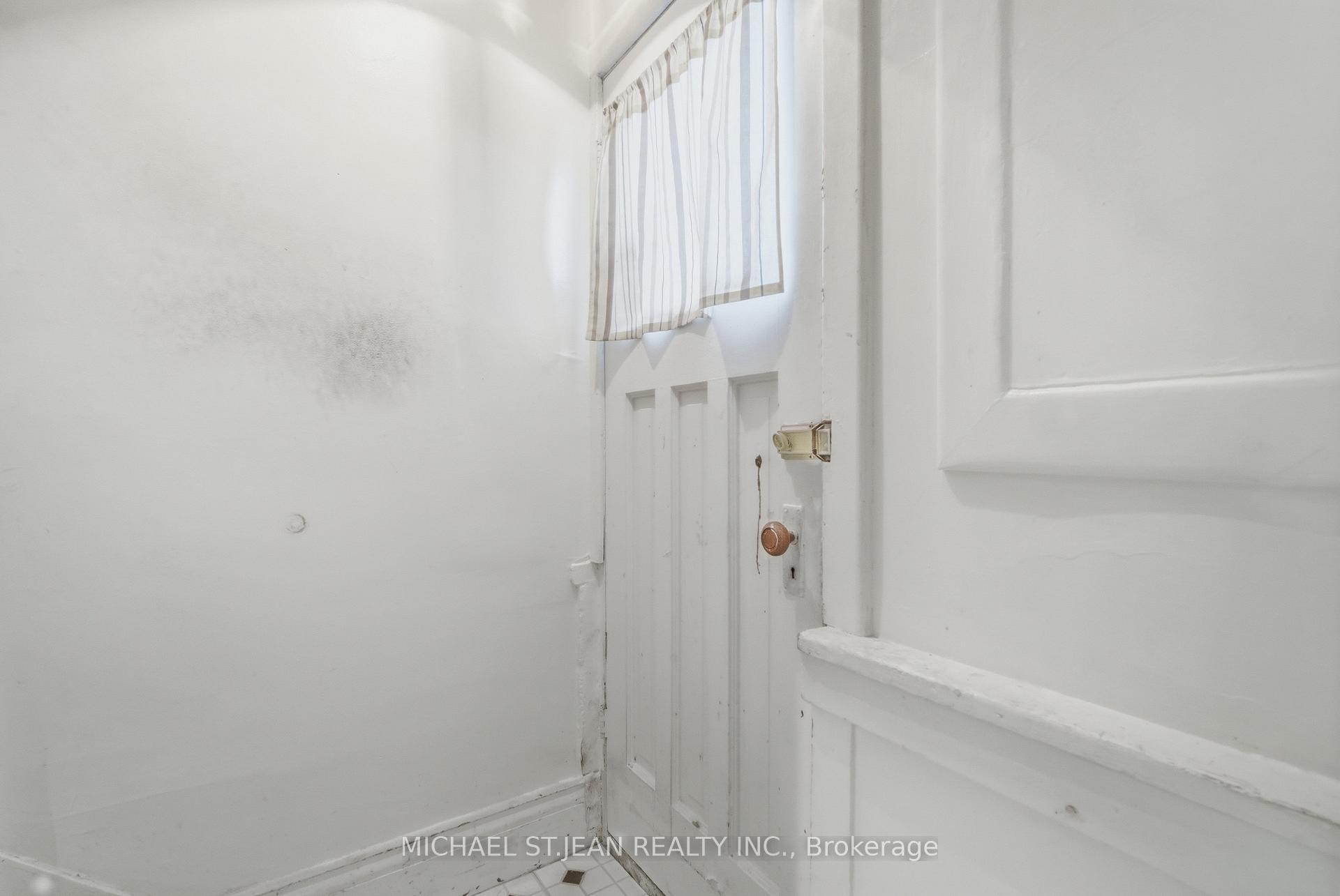 Photo 38 of 58 Connaught Avenue S, Hamilton, Gibson — HOMEH