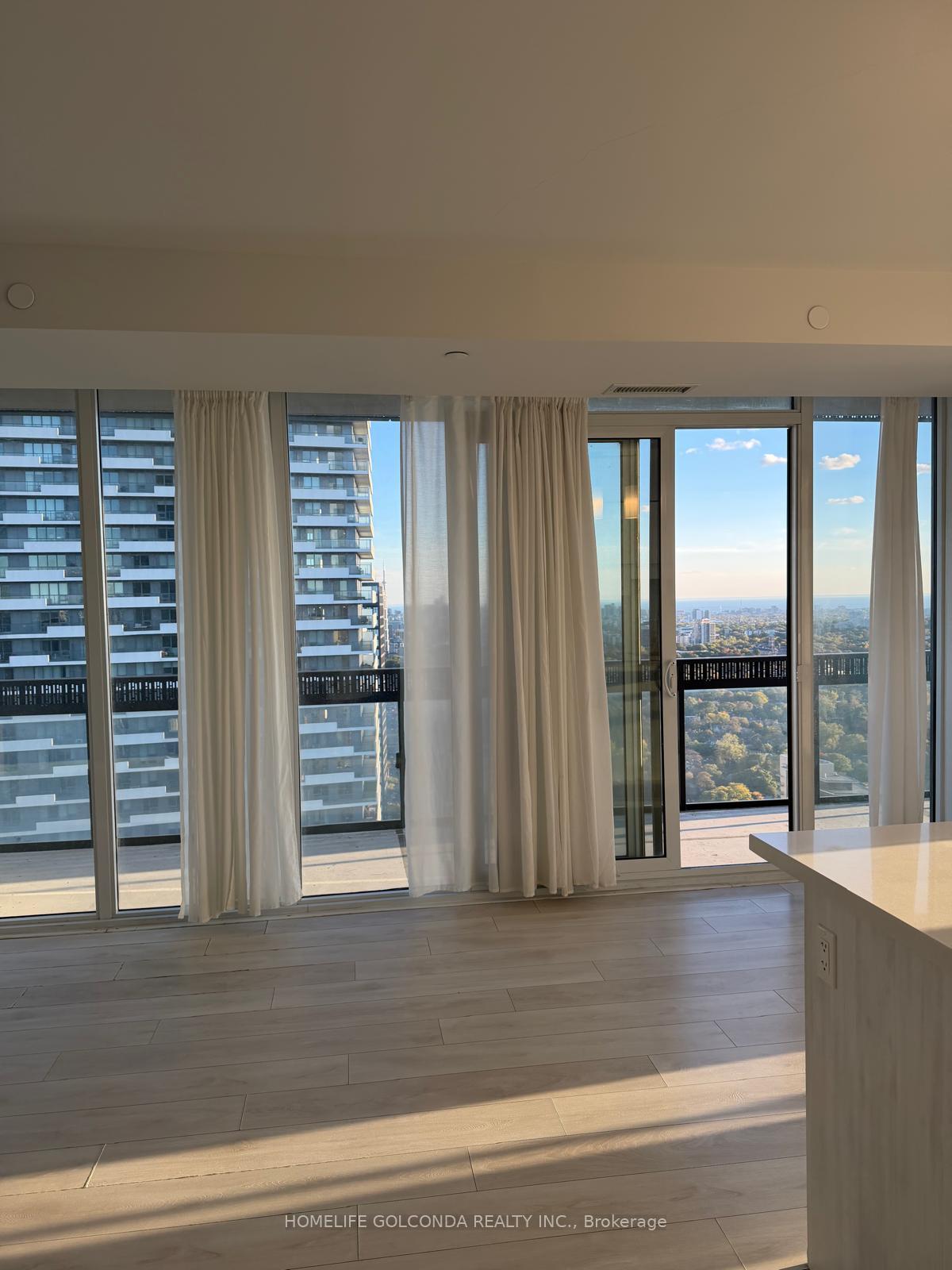 Photo 13 of Unit 3502, 8 Eglinton Avenue E, Toronto, Mount Pleasant West — HOMEH