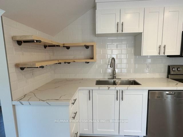 Photo 12 of Unit 1, 213 Pine Street, Whitby, Downtown Whitby — HOMEH