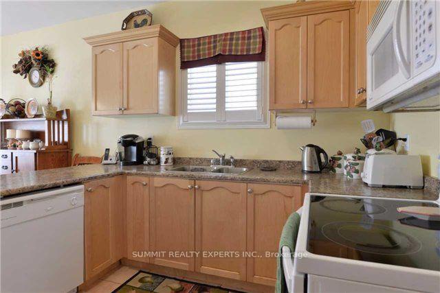 Photo 11 of 23 Bissell Drive N, Brampton, Snelgrove — HOMEH