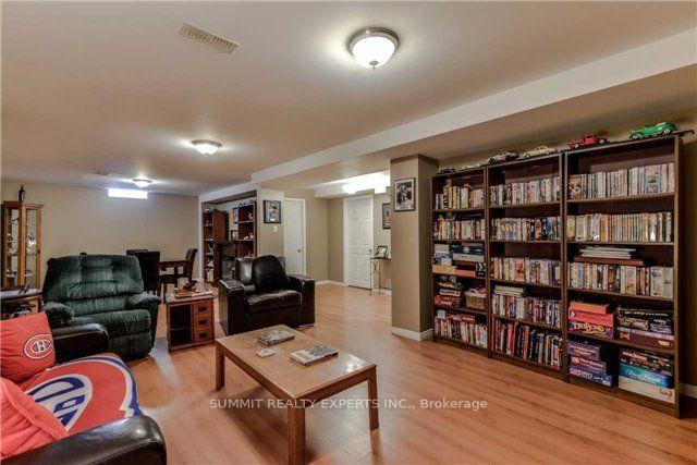 Photo 16 of 23 Bissell Drive N, Brampton, Snelgrove — HOMEH
