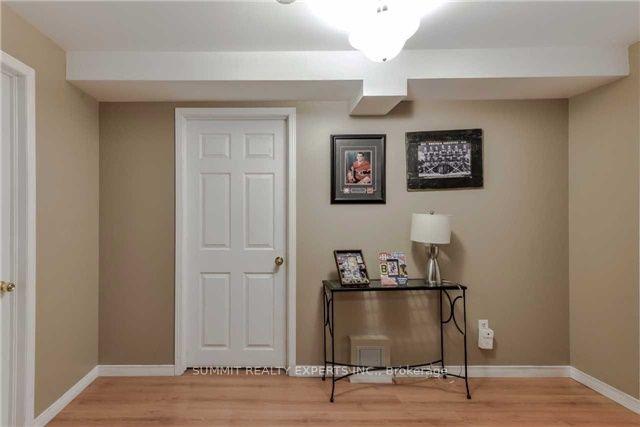 Photo 17 of 23 Bissell Drive N, Brampton, Snelgrove — HOMEH