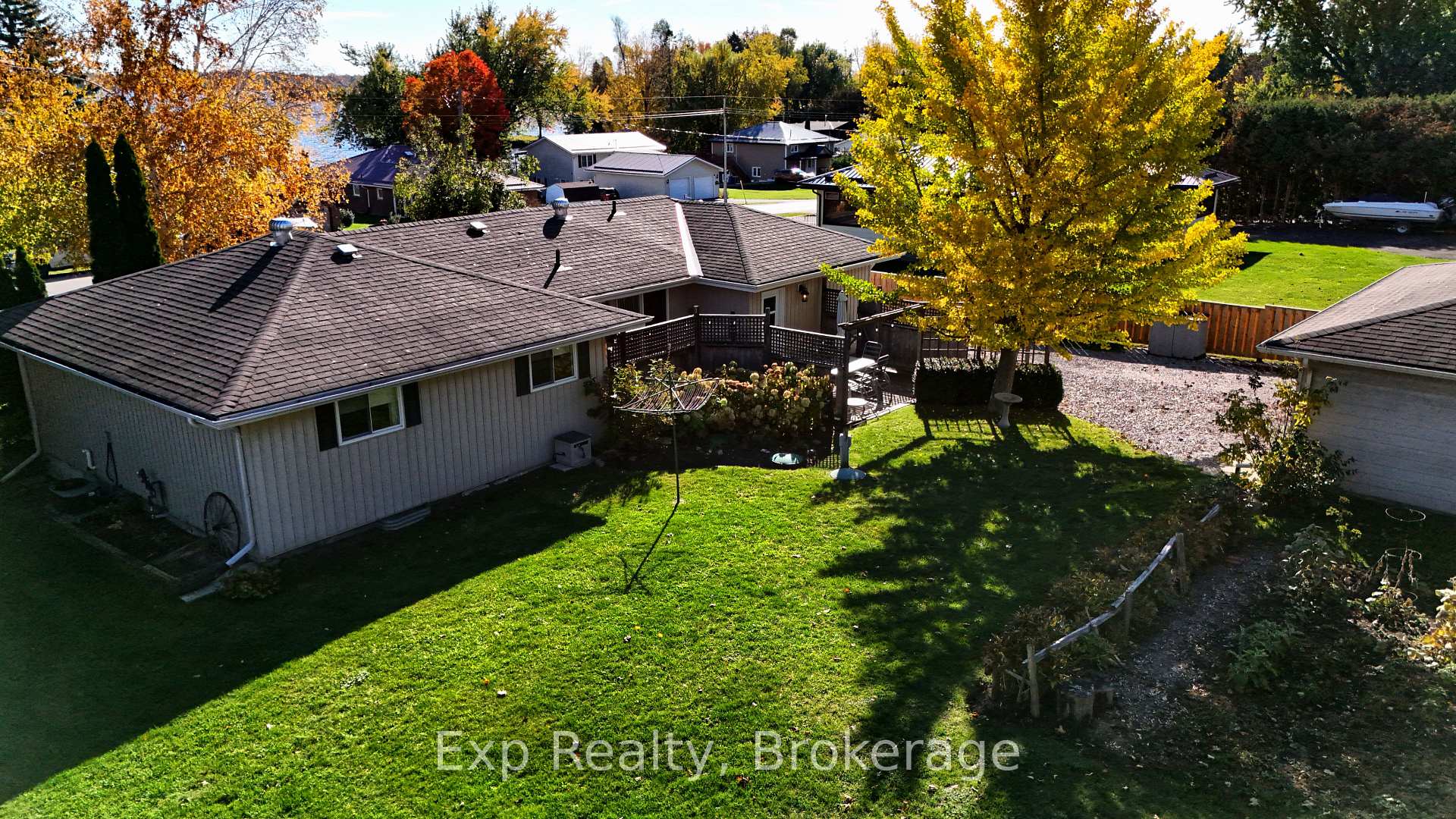 Photo 4 of 247 Lakeshore Drive, Kawartha Lakes, Emily — HOMEH