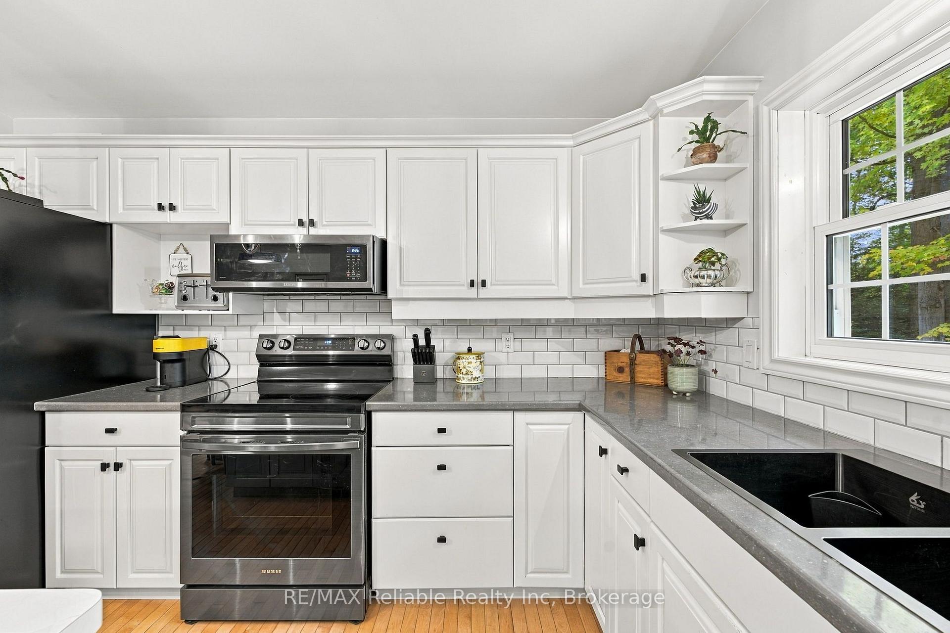 Photo 14 of 77376 Forest Ridge Road, Bluewater, Bayfield — HOMEH