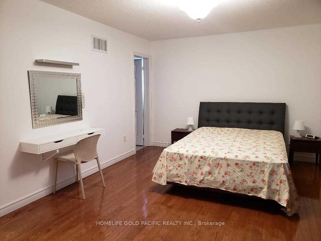 Photo 3 of 67 Westchester Crescent, Markham, Berczy — HOMEH
