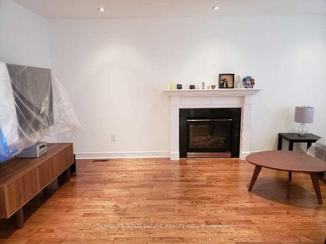 Photo 6 of 67 Westchester Crescent, Markham, Berczy — HOMEH