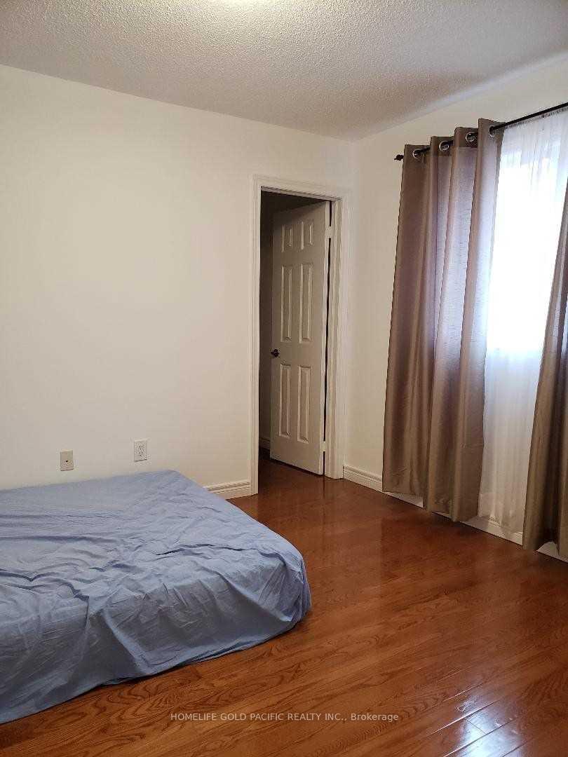 Photo 4 of 67 Westchester Crescent, Markham, Berczy — HOMEH
