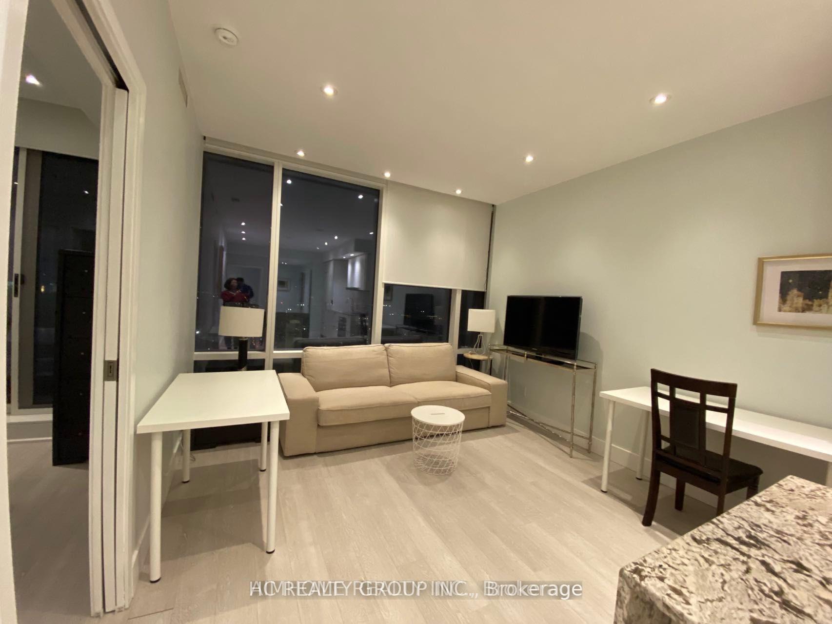 Photo 3 of Unit 4009, 1 Bloor Street E, Toronto, Church-Yonge Corridor — HOMEH