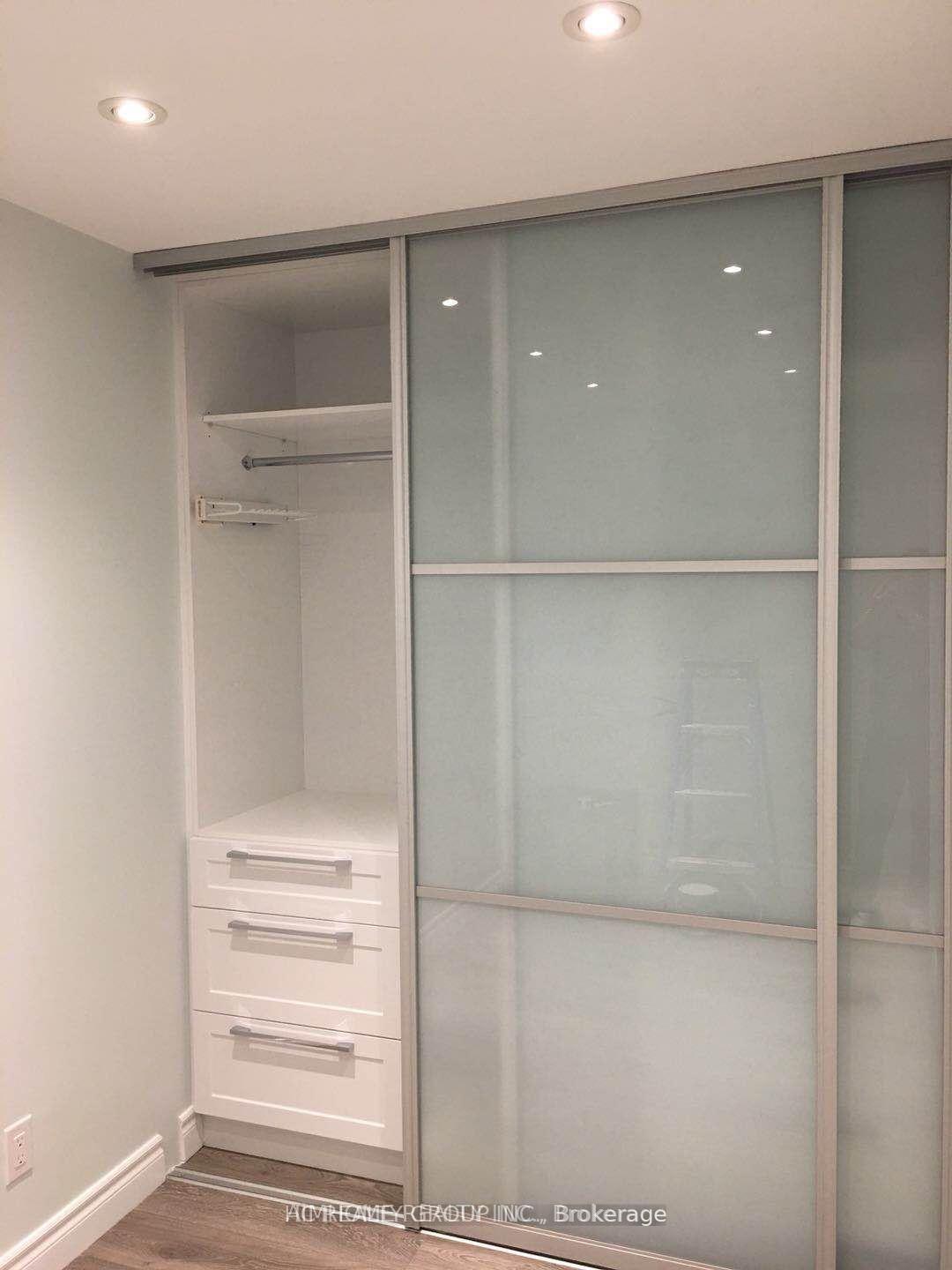 Photo 8 of Unit 4009, 1 Bloor Street E, Toronto, Church-Yonge Corridor — HOMEH