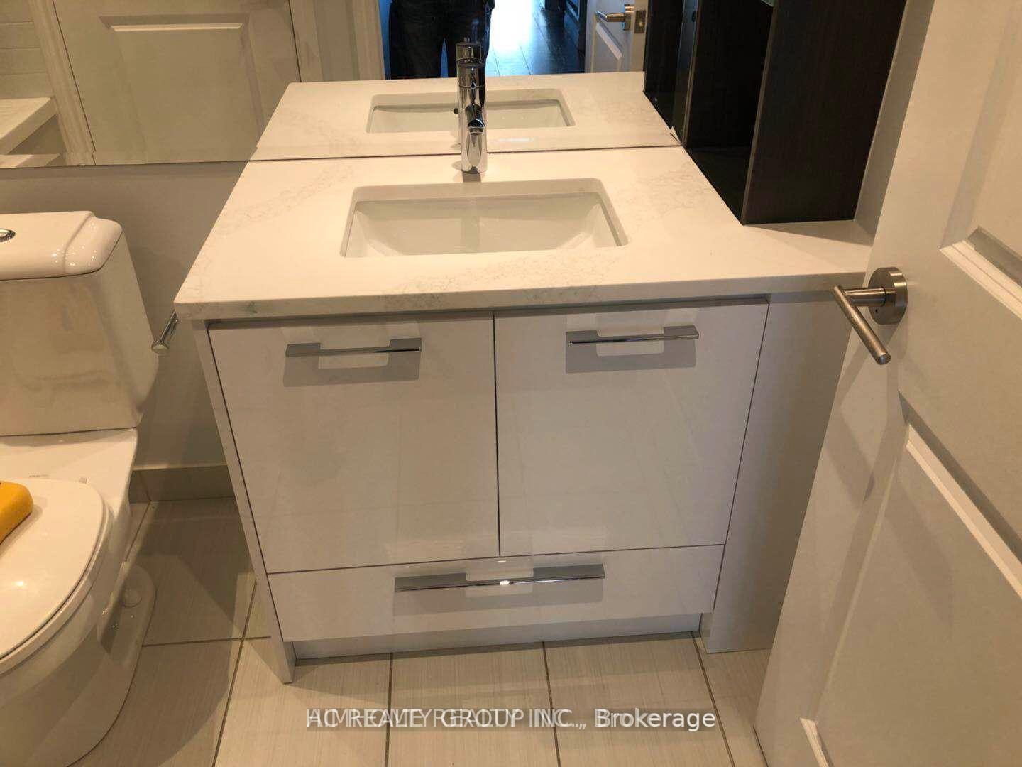 Photo 9 of Unit 4009, 1 Bloor Street E, Toronto, Church-Yonge Corridor — HOMEH