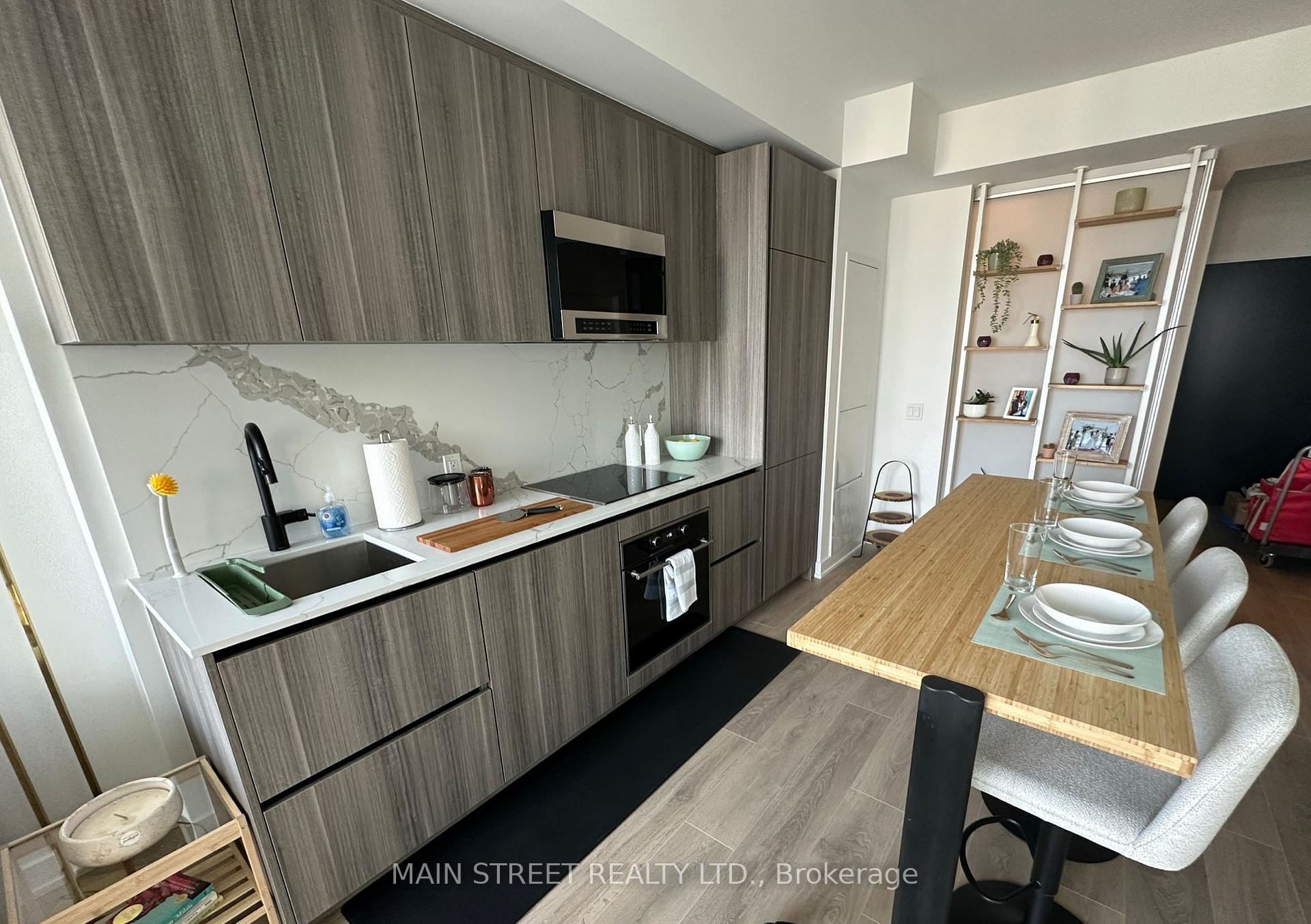 Photo 2 of Unit 2207, 117 Broadway Avenue, Toronto, Mount Pleasant West — HOMEH