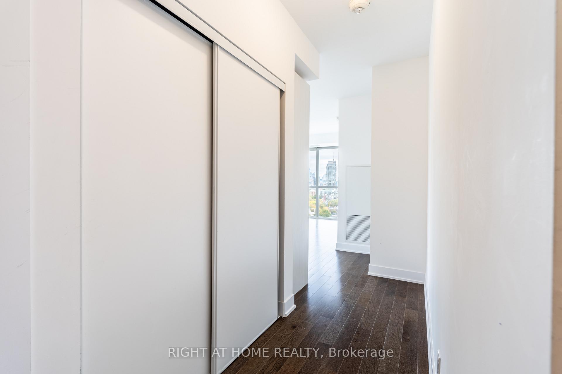 Photo 4 of Unit 1307, 181 Bedford Road, Toronto, The Annex — HOMEH