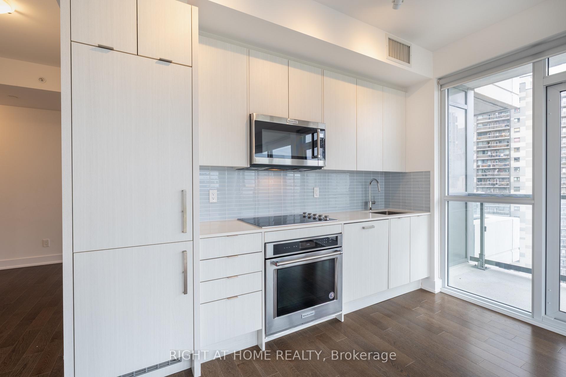 Photo 9 of Unit 1307, 181 Bedford Road, Toronto, The Annex — HOMEH