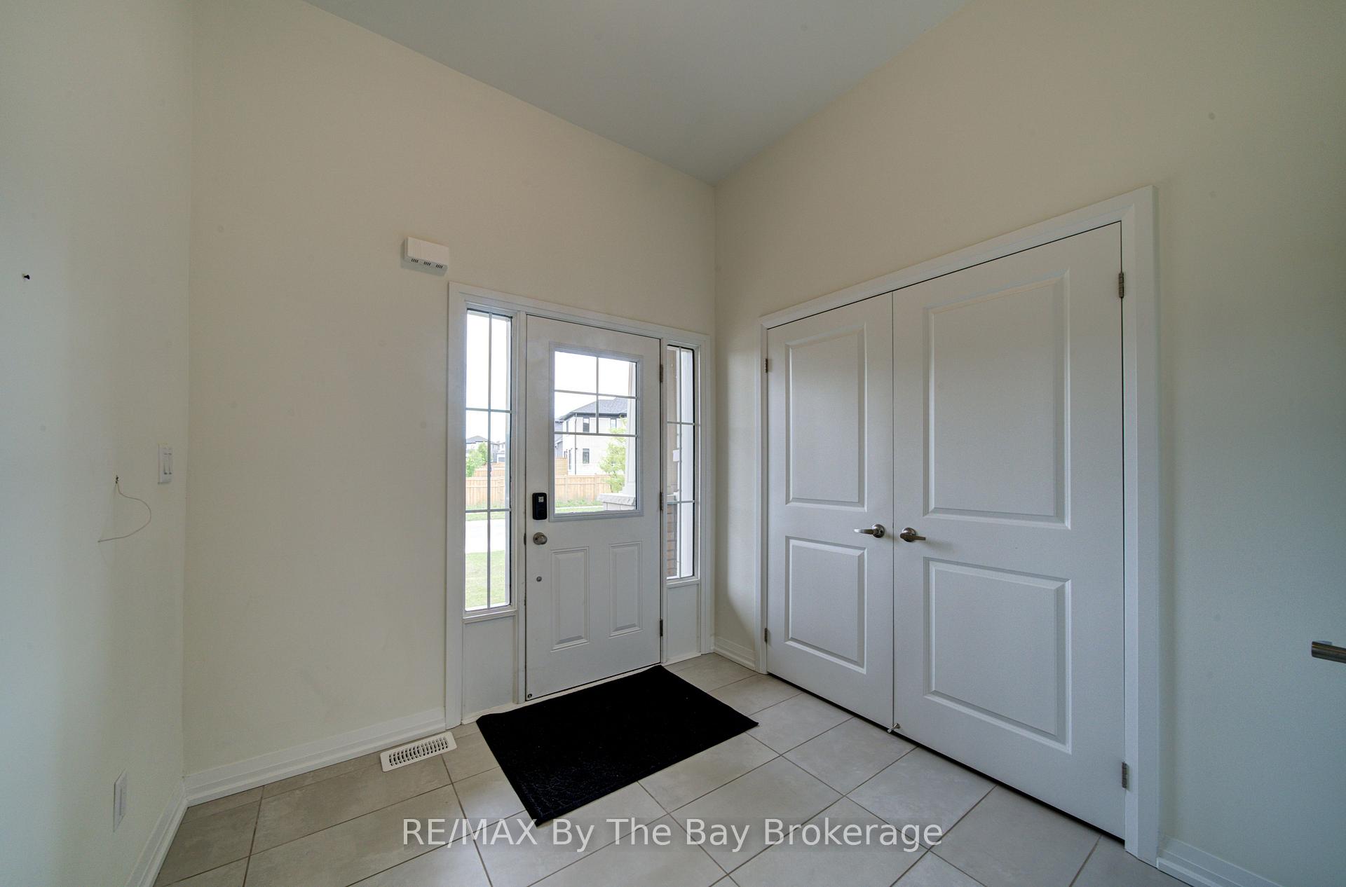 Photo 4 of 73 Federica Crescent, Wasaga Beach — HOMEH