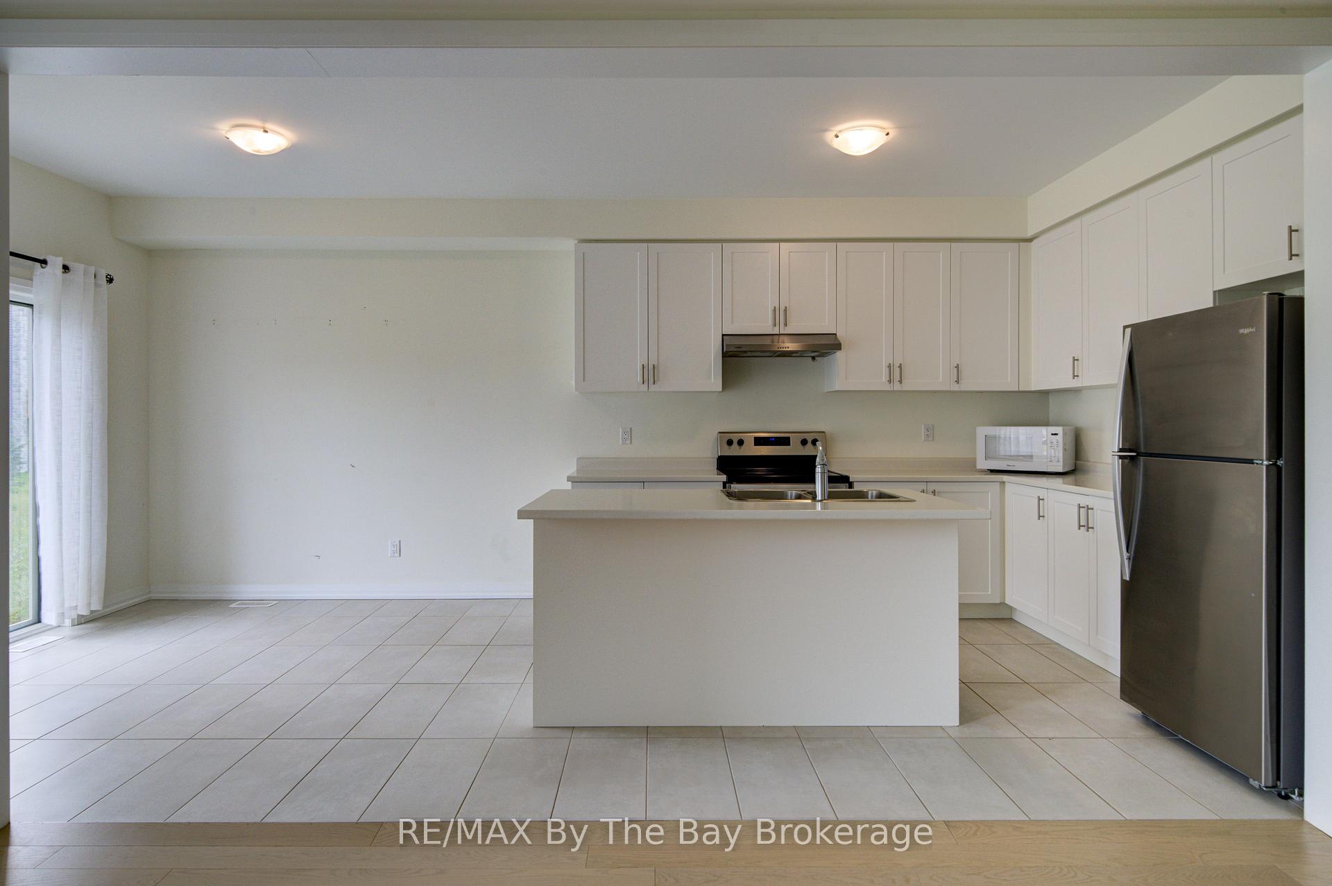 Photo 13 of 73 Federica Crescent, Wasaga Beach — HOMEH