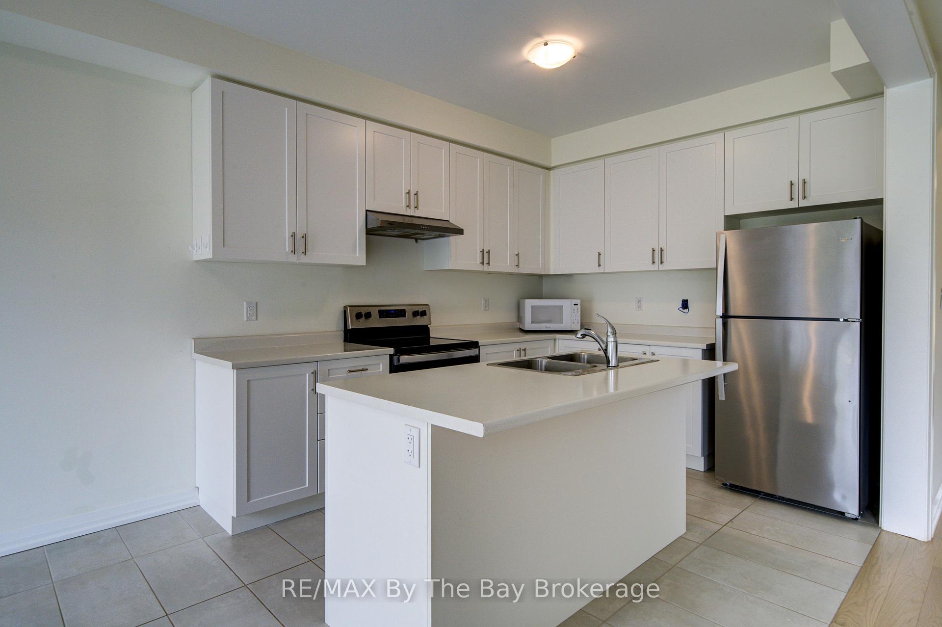 Photo 14 of 73 Federica Crescent, Wasaga Beach — HOMEH