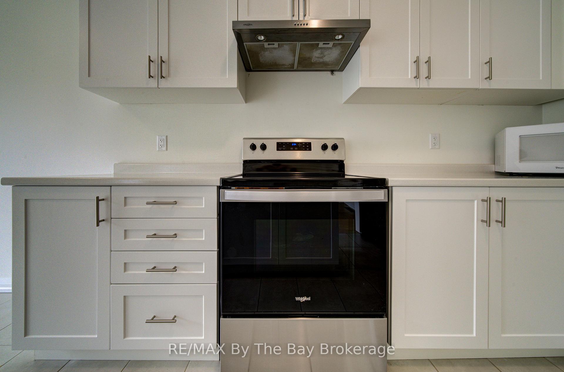 Photo 16 of 73 Federica Crescent, Wasaga Beach — HOMEH