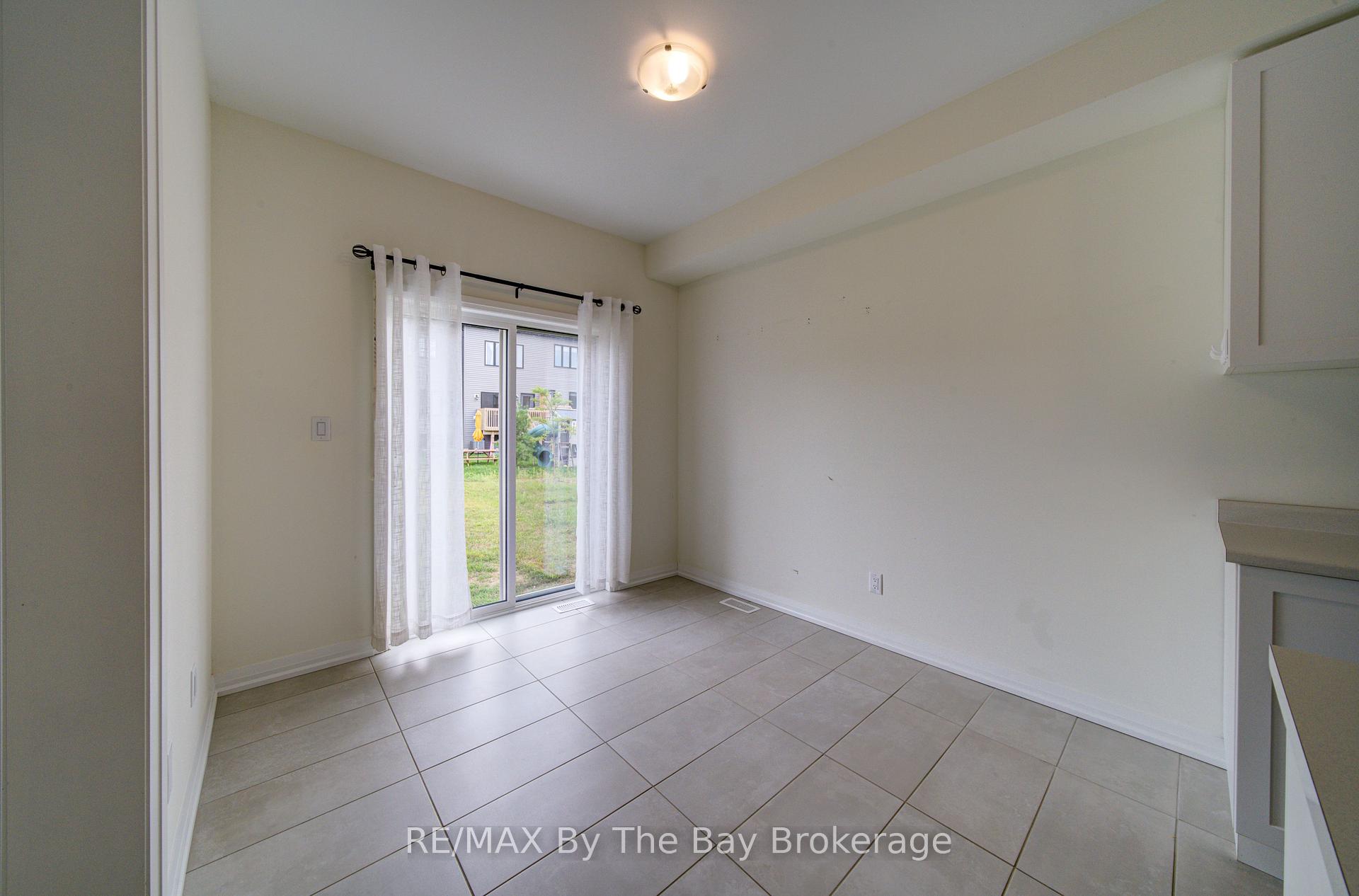 Photo 19 of 73 Federica Crescent, Wasaga Beach — HOMEH