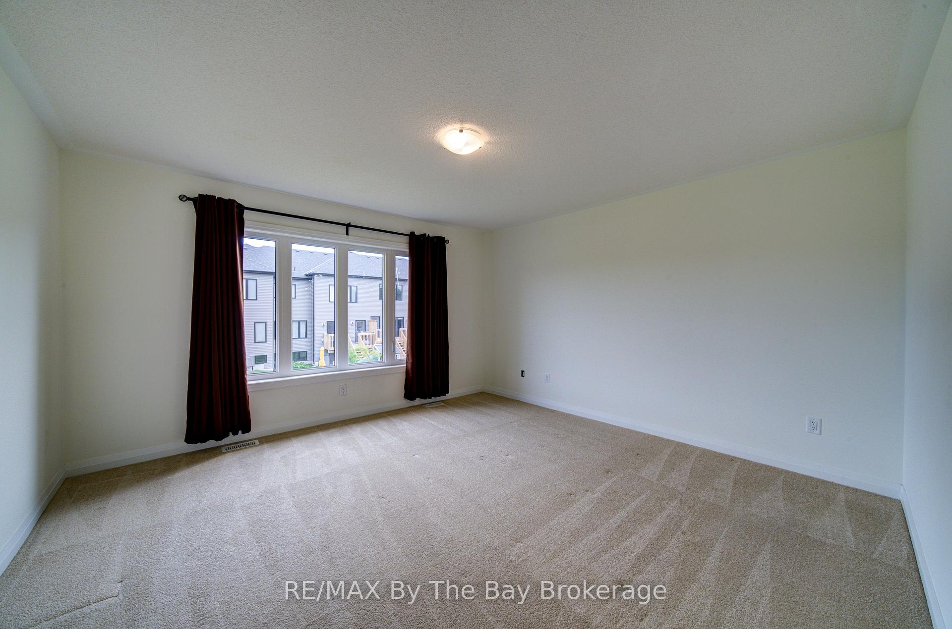 Photo 21 of 73 Federica Crescent, Wasaga Beach — HOMEH