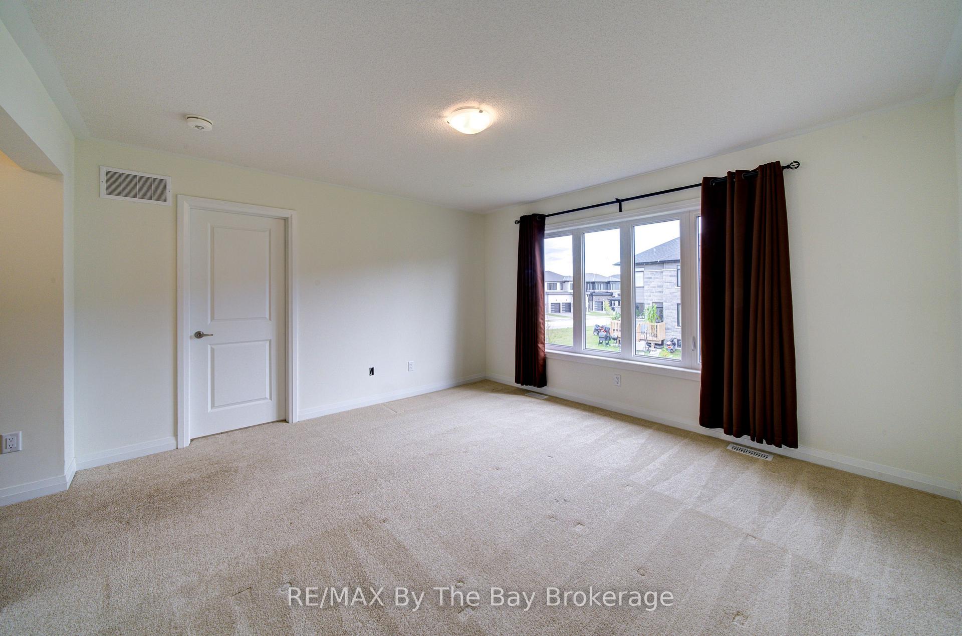 Photo 22 of 73 Federica Crescent, Wasaga Beach — HOMEH