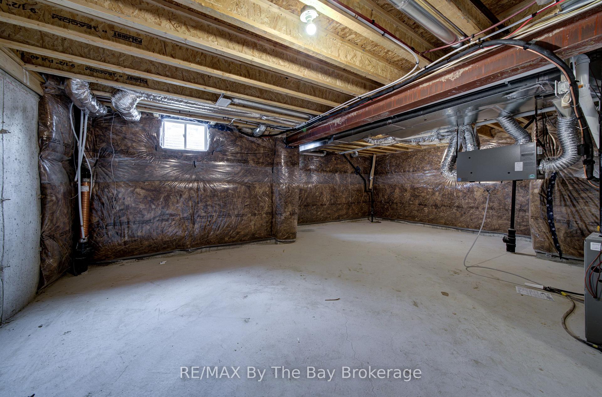 Photo 37 of 73 Federica Crescent, Wasaga Beach — HOMEH