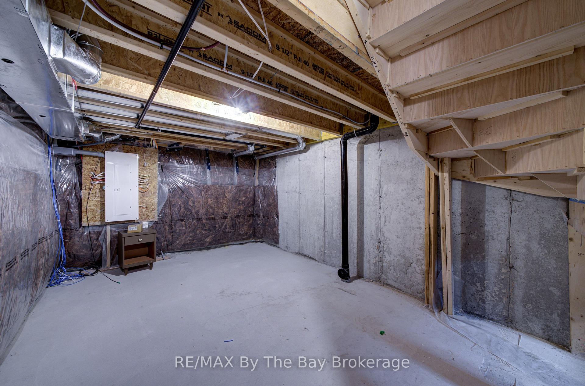Photo 42 of 73 Federica Crescent, Wasaga Beach — HOMEH