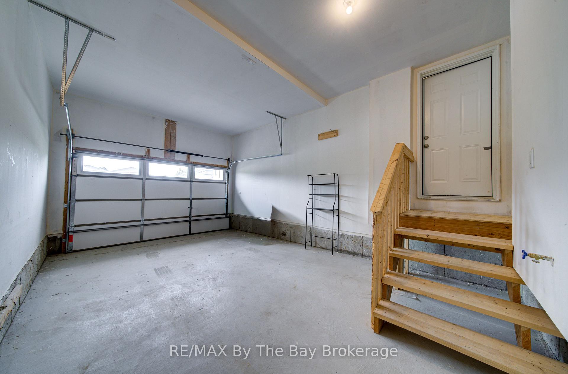 Photo 43 of 73 Federica Crescent, Wasaga Beach — HOMEH