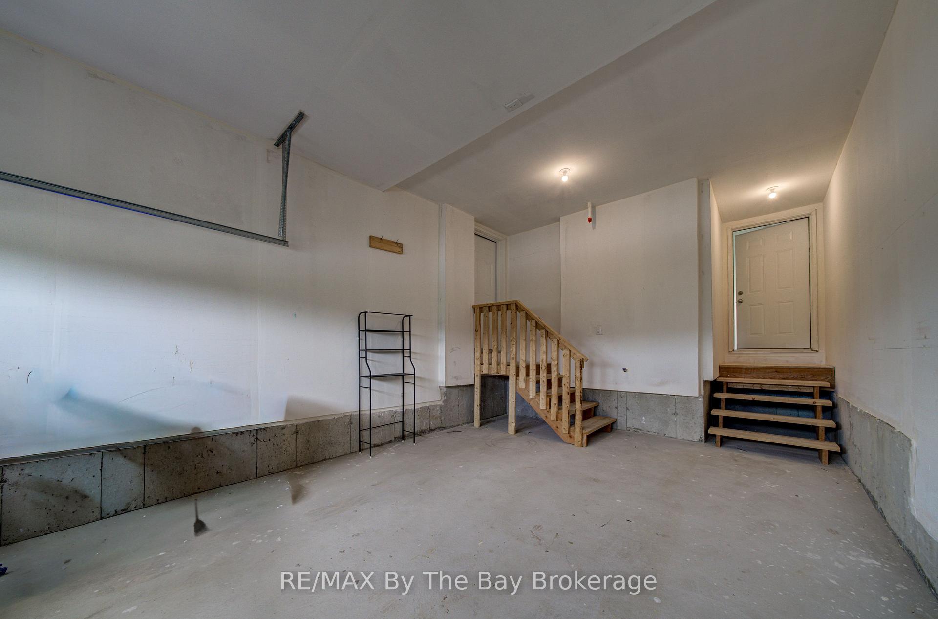 Photo 44 of 73 Federica Crescent, Wasaga Beach — HOMEH