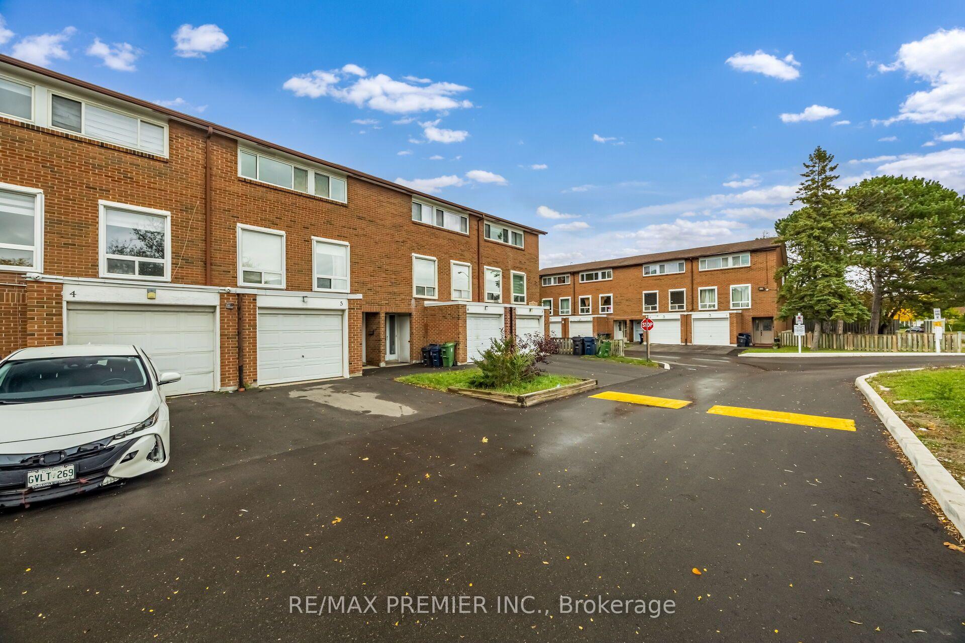 Photo 6 of Unit Unit 5, 3 Kendleton Drive, Etobicoke, Mount Olive-Silverstone-Jamestown — HOMEH