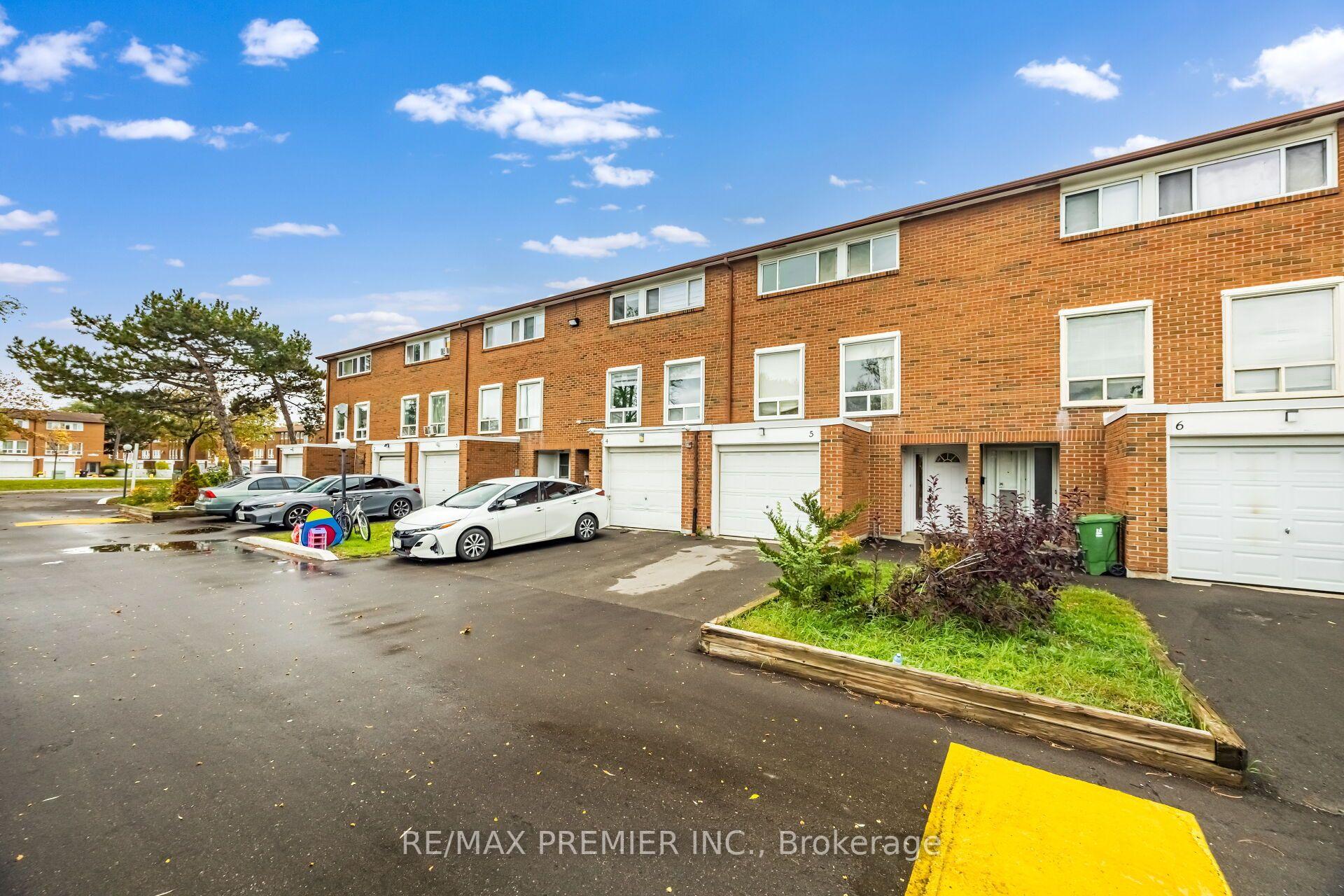 Photo 8 of Unit Unit 5, 3 Kendleton Drive, Etobicoke, Mount Olive-Silverstone-Jamestown — HOMEH