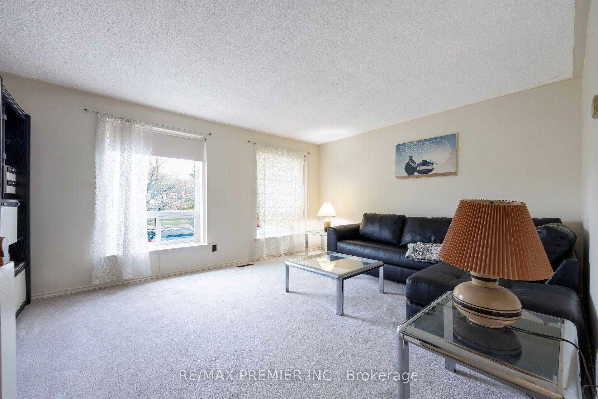 Photo 13 of Unit Unit 5, 3 Kendleton Drive, Etobicoke, Mount Olive-Silverstone-Jamestown — HOMEH