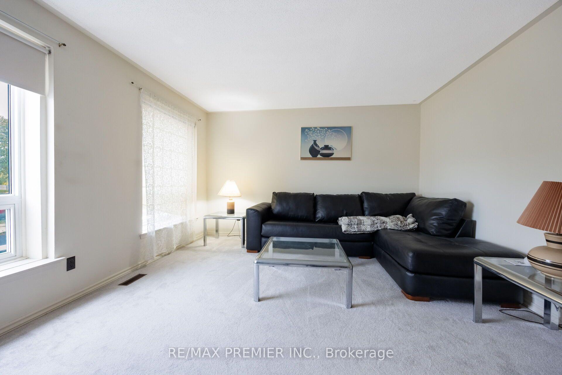 Photo 14 of Unit Unit 5, 3 Kendleton Drive, Etobicoke, Mount Olive-Silverstone-Jamestown — HOMEH